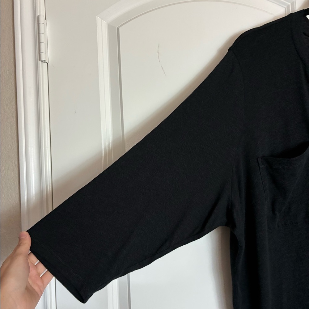 Torrid Black Top V-Neck 3/4 Sleeve, Pocket, Stretch, Soft, Size 3X - Picture 5 of 8
